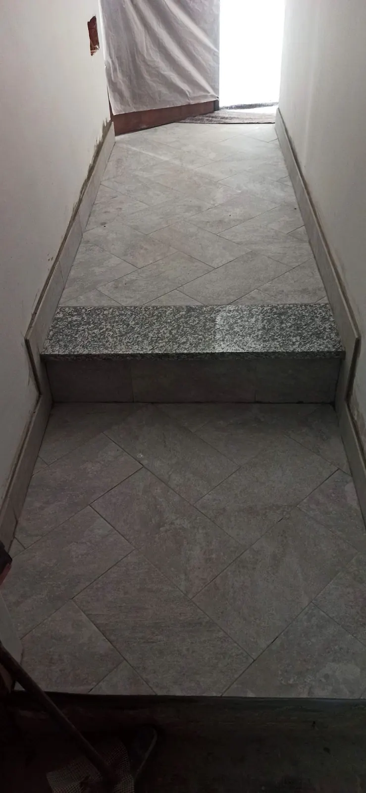 Ingresso con gradino in granito — Villa in Corso Casale, Torino